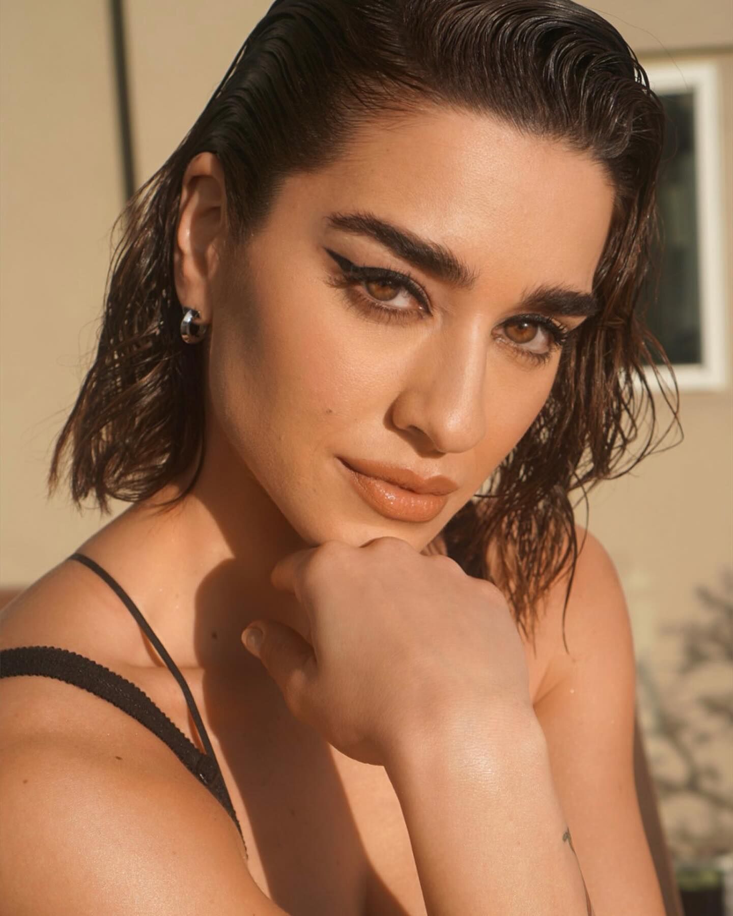side parted bob simona tabasco