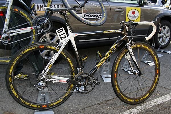 Saunier Duval-Scott's Scott Addict bikes head into 2008 with a bright new paint job.