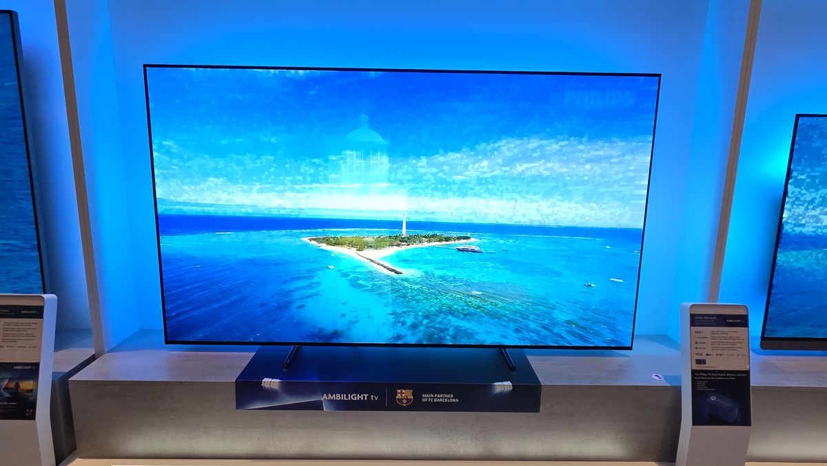 Philips OLED950 hands-on at launch event