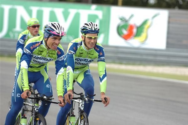 Ivan Basso (Liquigas) enjoys a lighter moment on the track in Assen