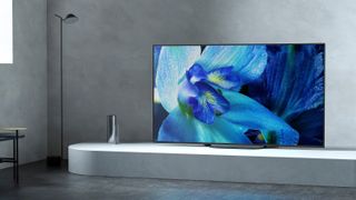 Sony AG8 OLED -televisio harmaassa olohuoneessa