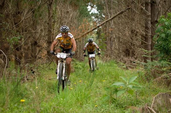 Kevin Evans and David George of 360LIFE ride the singletrack