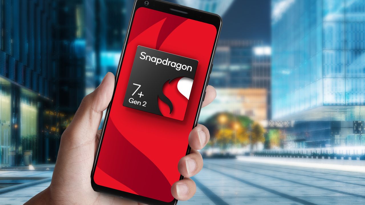 The Snapdragon 7+ Gen 2 on a phone in a city