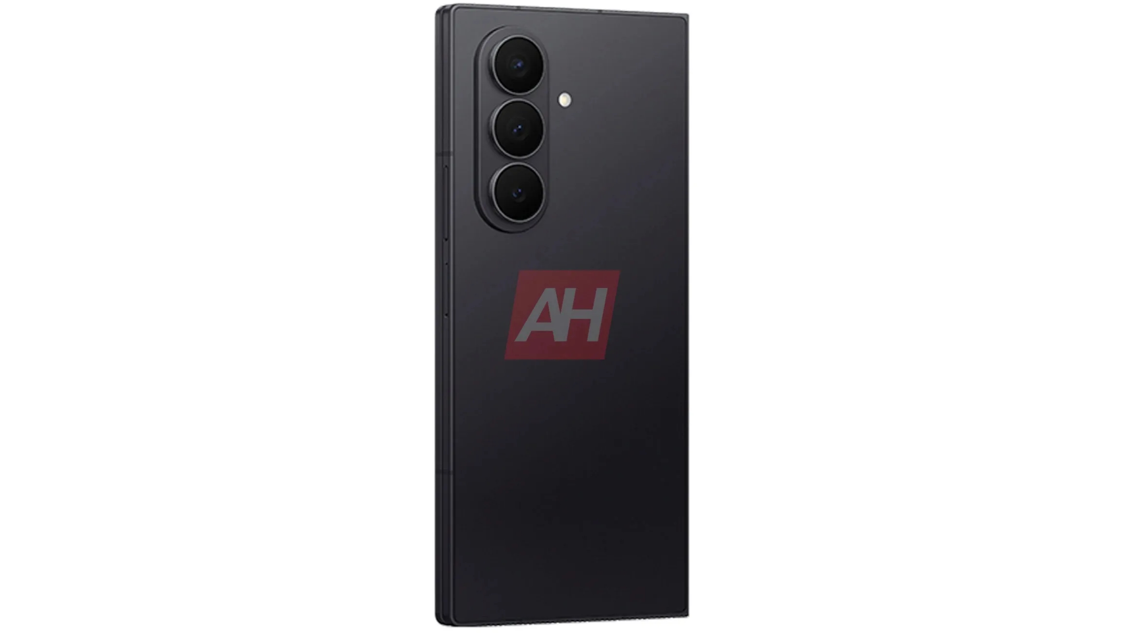 A leaked image of the Samsung Galaxy Z Fold 7