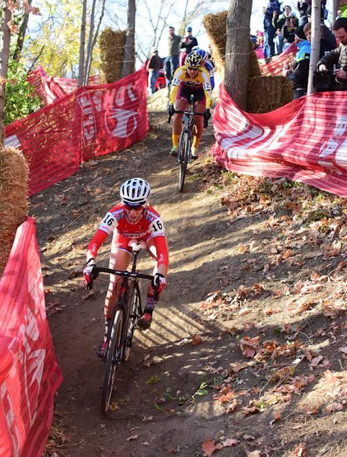 Rachel Lloyd (California Giant Berry) is a former Super-D National Champion and had no trouble with this off-camber descent