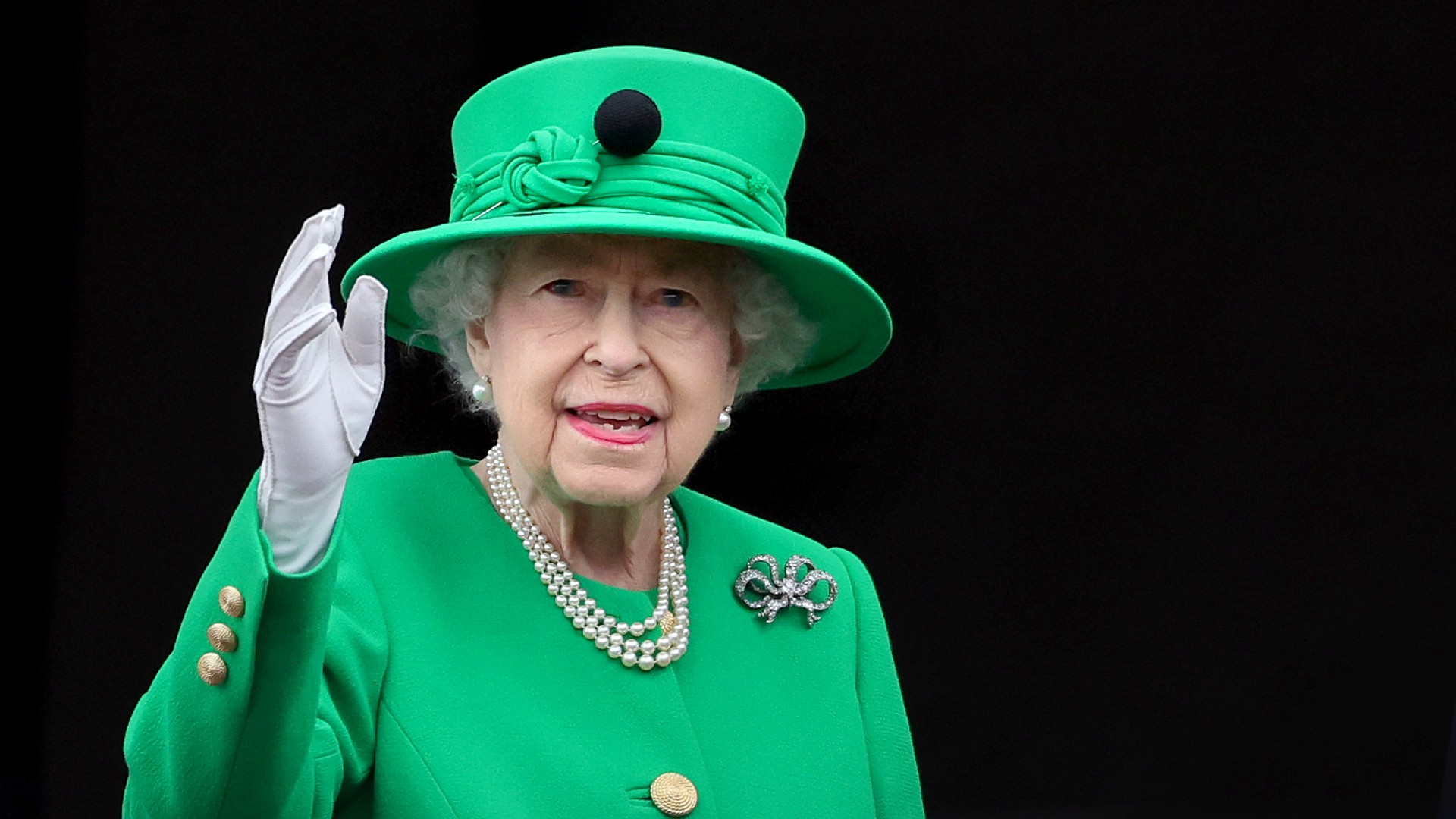 Queen Elizabeth Debuts Short New Hairstyle | Marie Claire