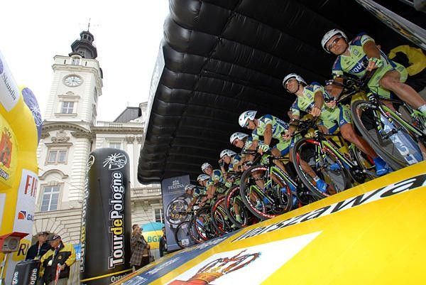 Liquigas ready to roll.