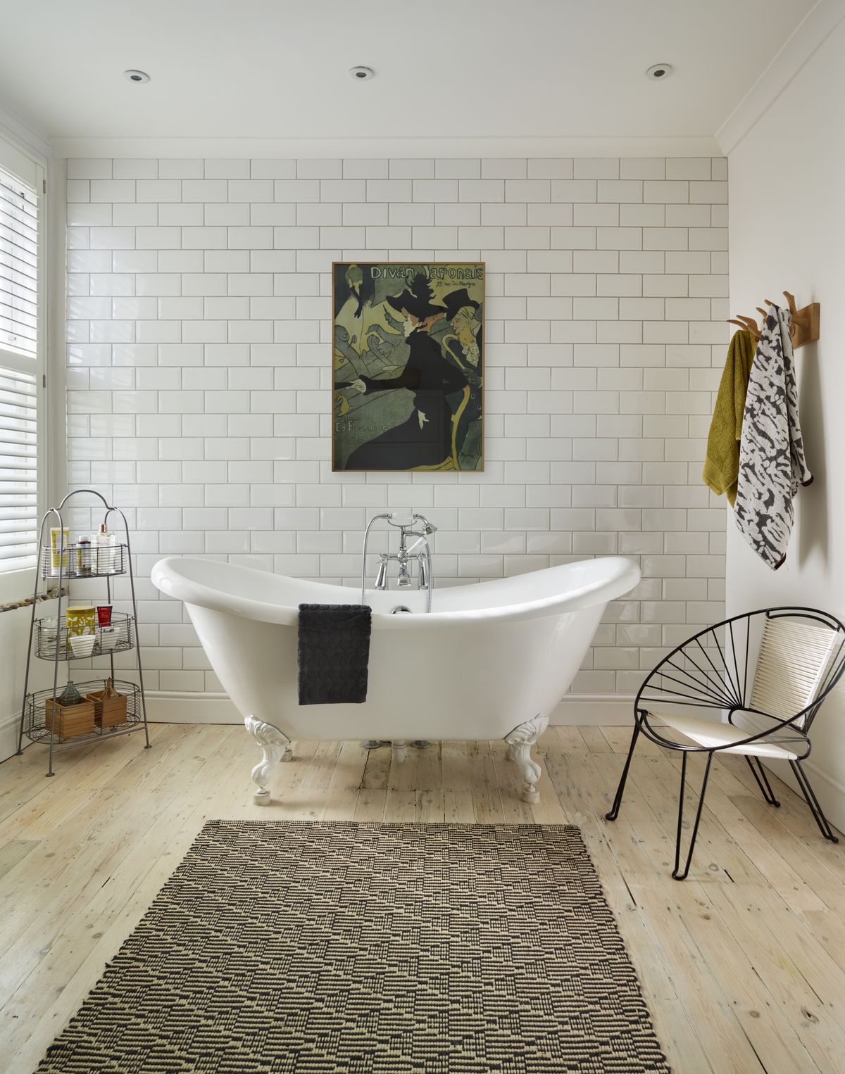 Wash in Style: 16 Bathroom Rug Ideas
