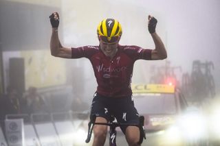 Demi Vollering winning stage 7 Tour de France Femmes