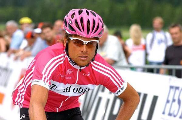 Jan Ullrich (T-Mobile) at the start