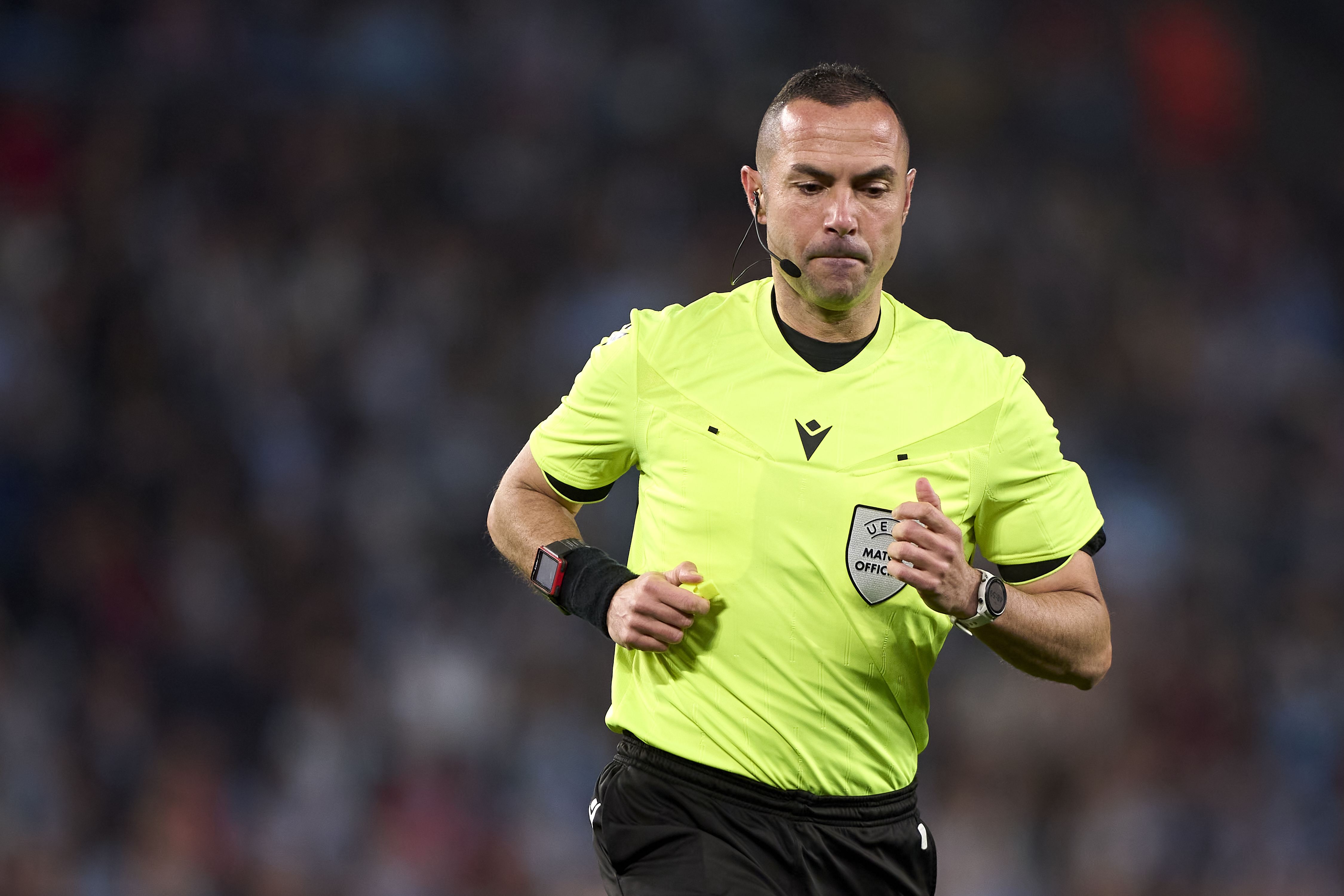 VIGO, SPAIN - FEBRUARY 26:  Referee, Marco Guida looks on during the UEFA Europa League 2025/26 Knockout Play-off Second Leg match between Real Club Celta and PAOK FC at Estadio Abanca Balaidos on February 26, 2026 in Vigo, Spain. (Photo by Jose Manuel Alvarez Rey/Getty Images)