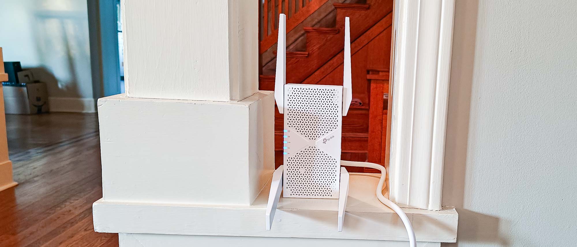 TP-Link RE655BE extender plugged in