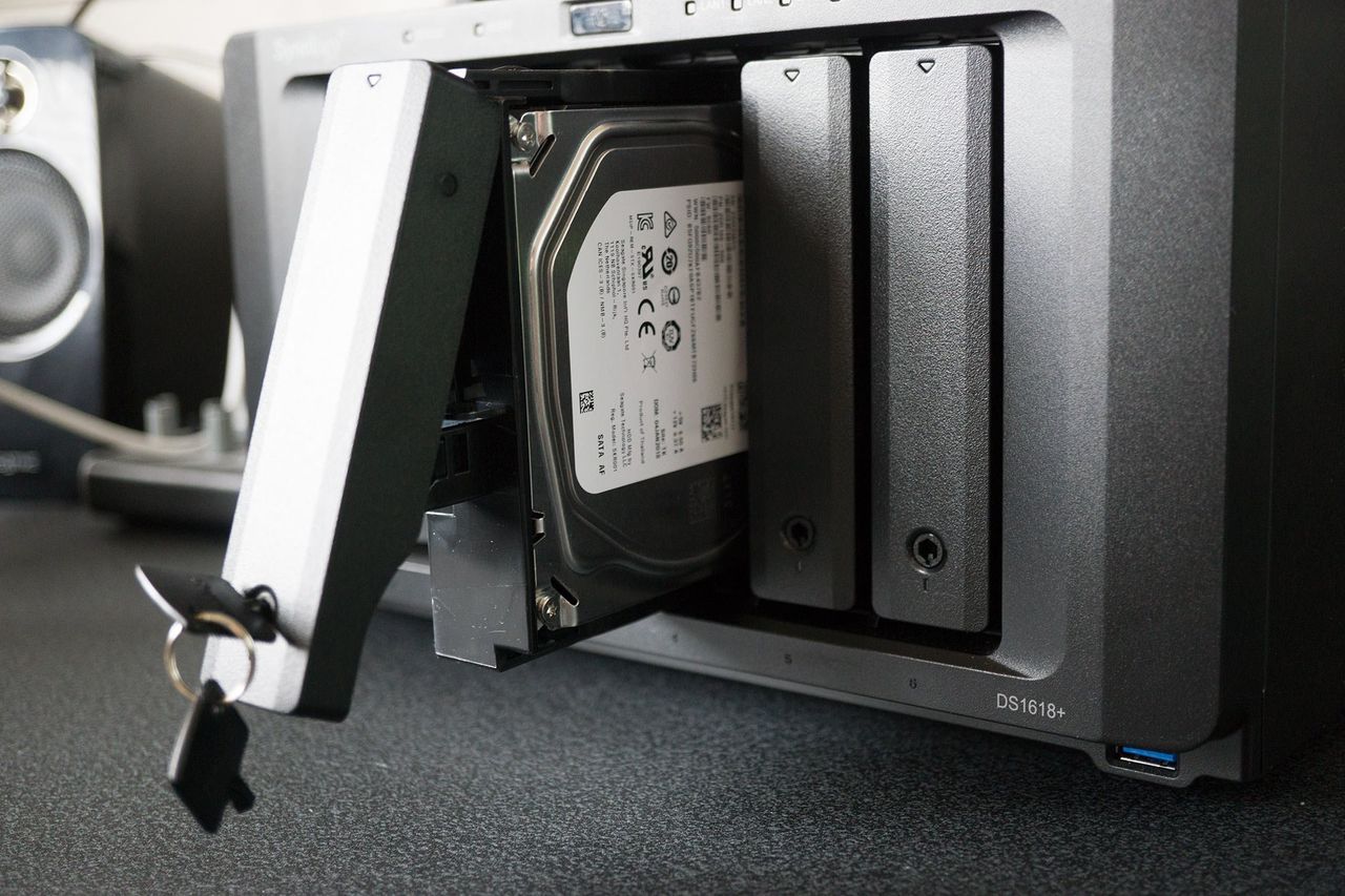 Synology DS1618+