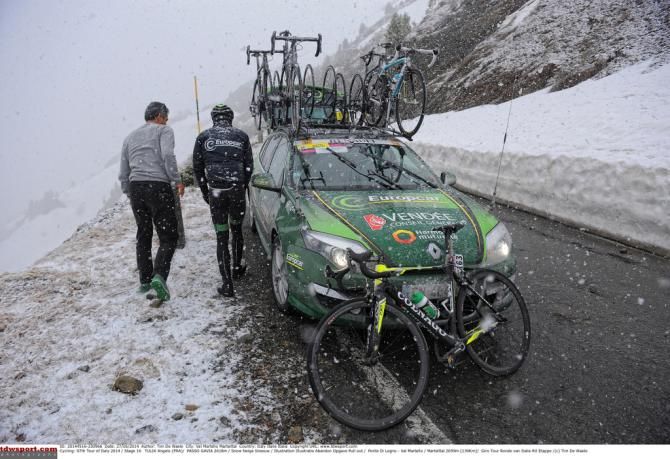 Angelo Tulik (Europcar) says "Ciao" to the Giro