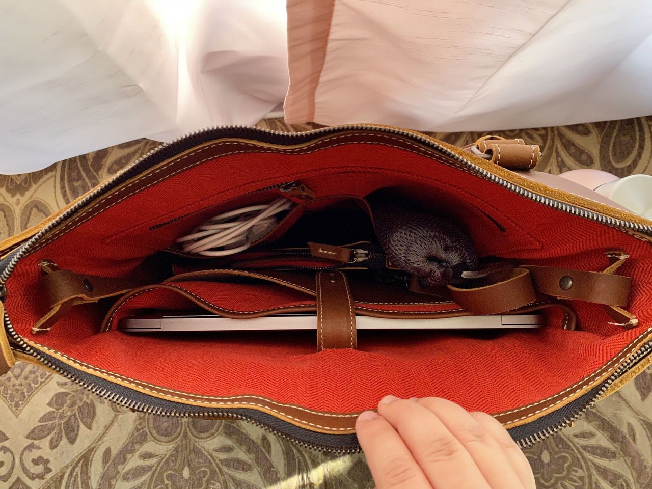 Pad Quill Leather Laptop Tote Interior Side
