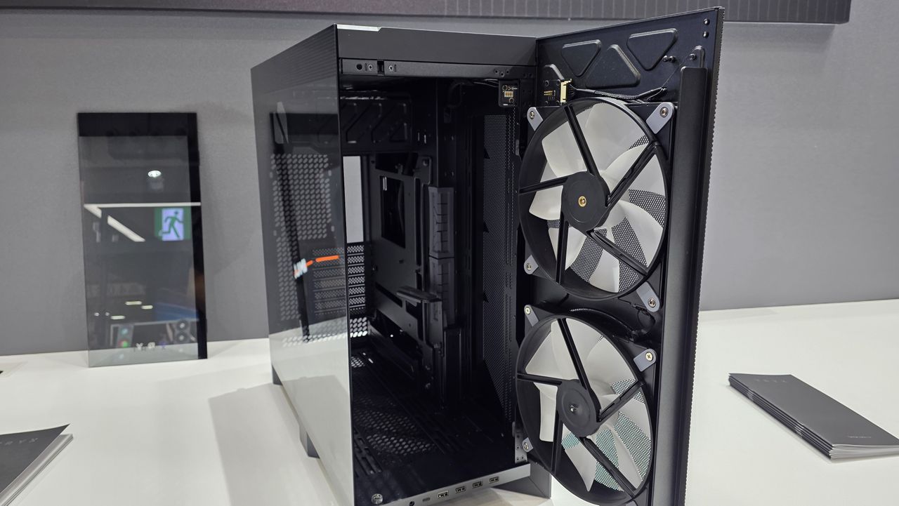 The Tryx Luca Air PC case in black