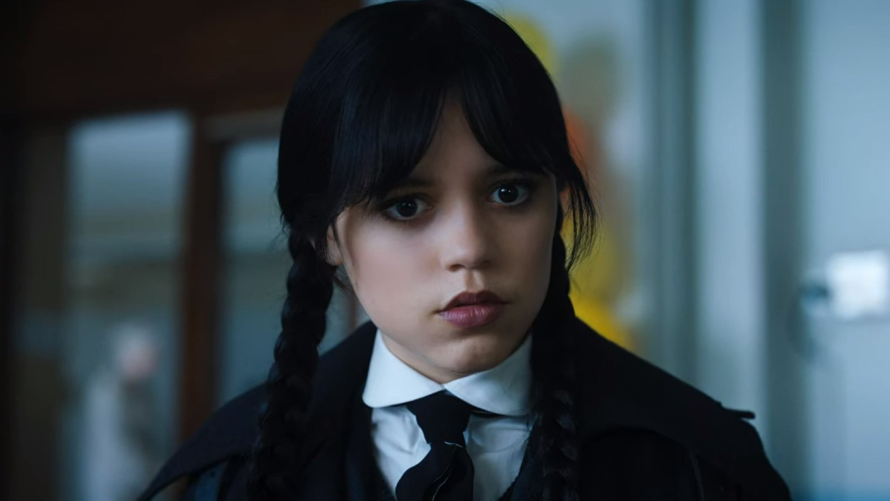 Jenna Ortega on Making Wednesday Addams Her Own In 'Wednesday,' and Keeping  the Horror Genre Alive