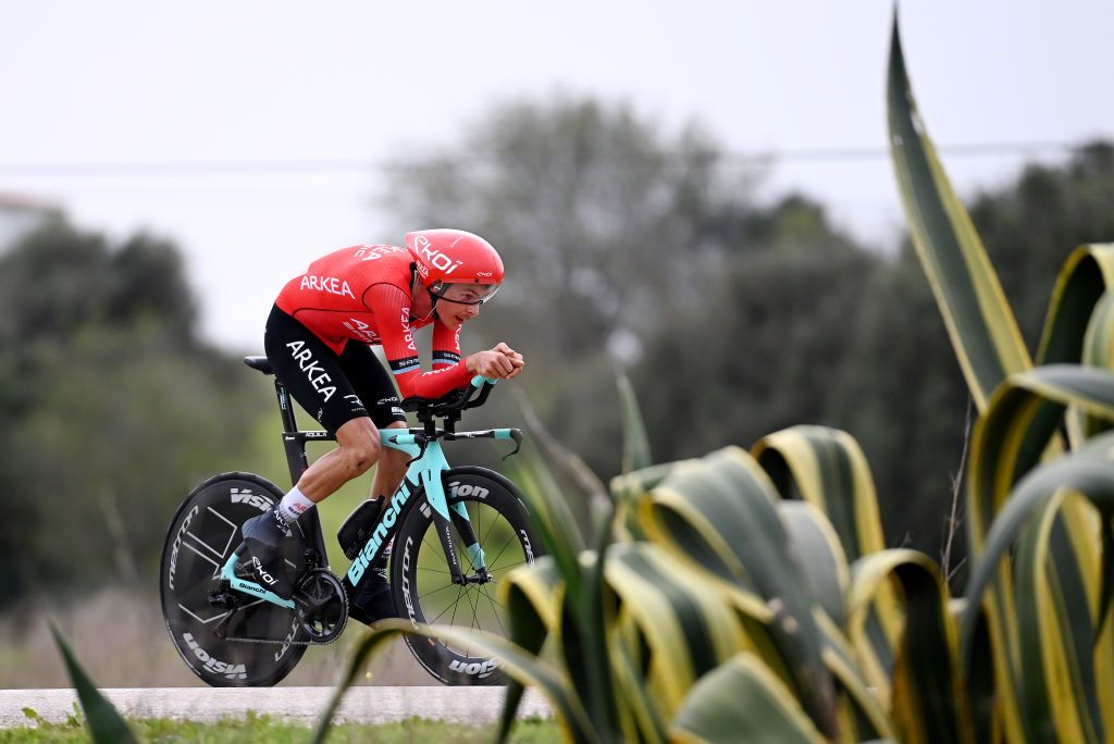 LAGOAPRAIA DO CARVOEIRO ALGARVE PORTUGAL FEBRUARY 19 Warren Barguil of France and Team Arkea Samsic sprints during the 49th Volta ao Algarve em Bicicleta 2023 Stage 5 a 244km individual time trial stage from Lagoa to Lagoa VAlgarve2023 on February 19 2023 in Lagoa Algarve Portugal Photo by Tim de WaeleGetty Images