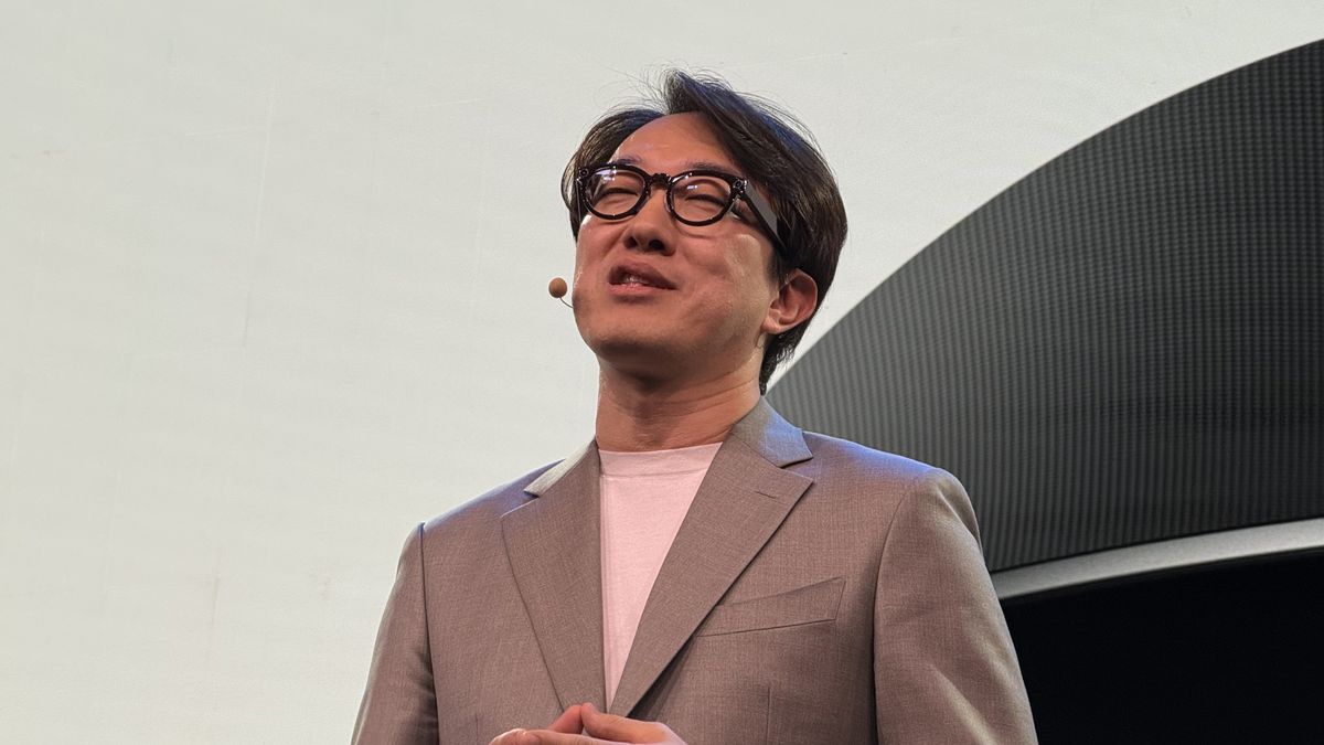 Galaxy Unpacked smart glasses.