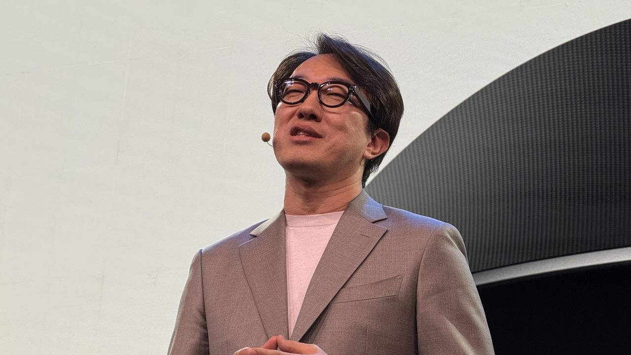 Galaxy Unpacked smart glasses.