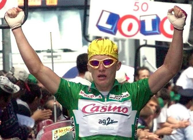 Alexander Vinokourov (Casino) winning a stage of the Dauphine in 1999