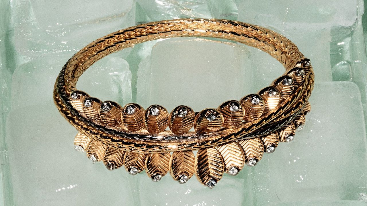 Grain de Café bracelet ($44,600/£36,426) 