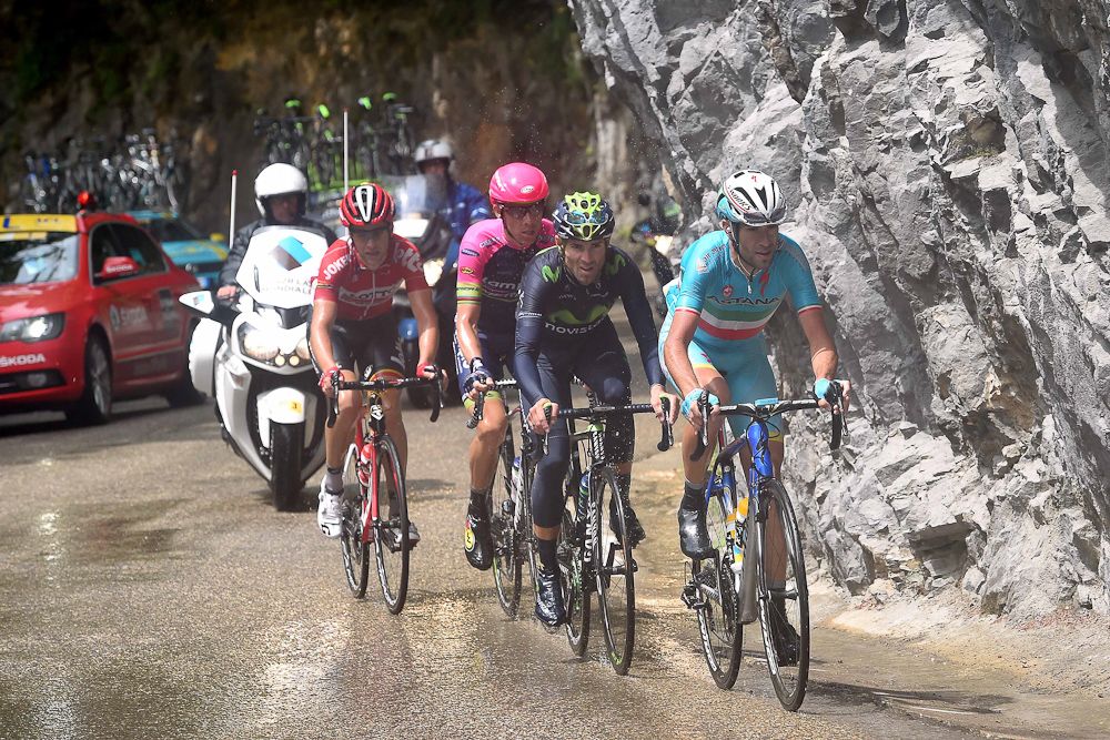 Vincenzo Nibali drives a late-race escape.