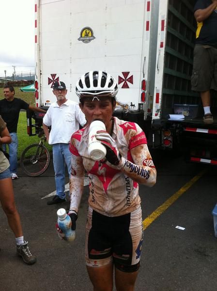 Adriana Rojas (Specialized) recovers