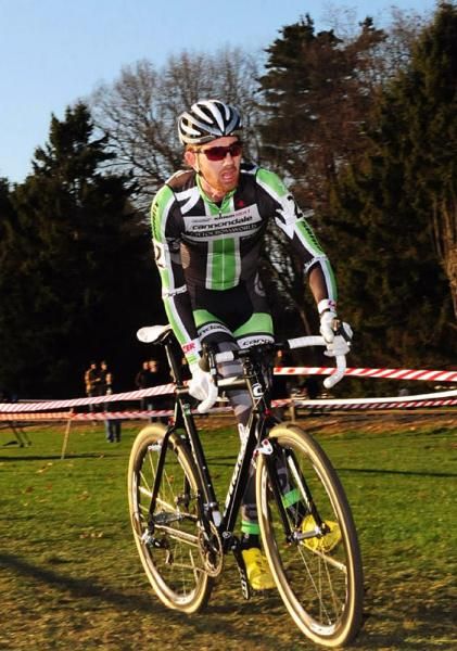 Jamey Driscoll (Cannondale-Cyclocrossworld) leading at the barriers.