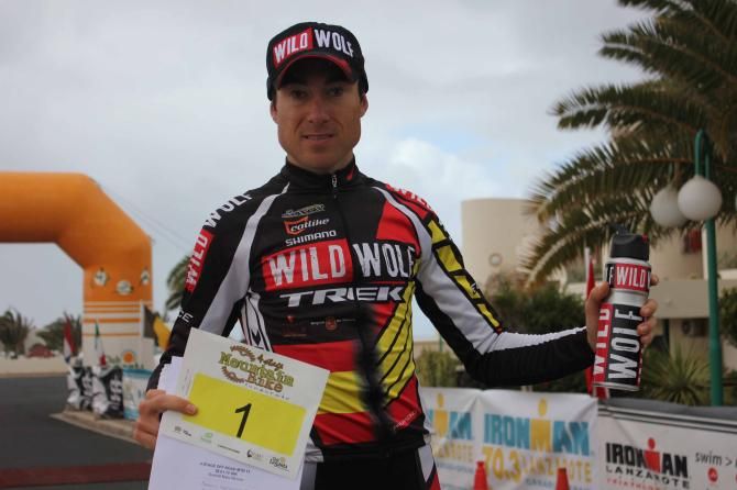 Sergio Mantec&oacute;n after winning stage 1 in Lanzarote