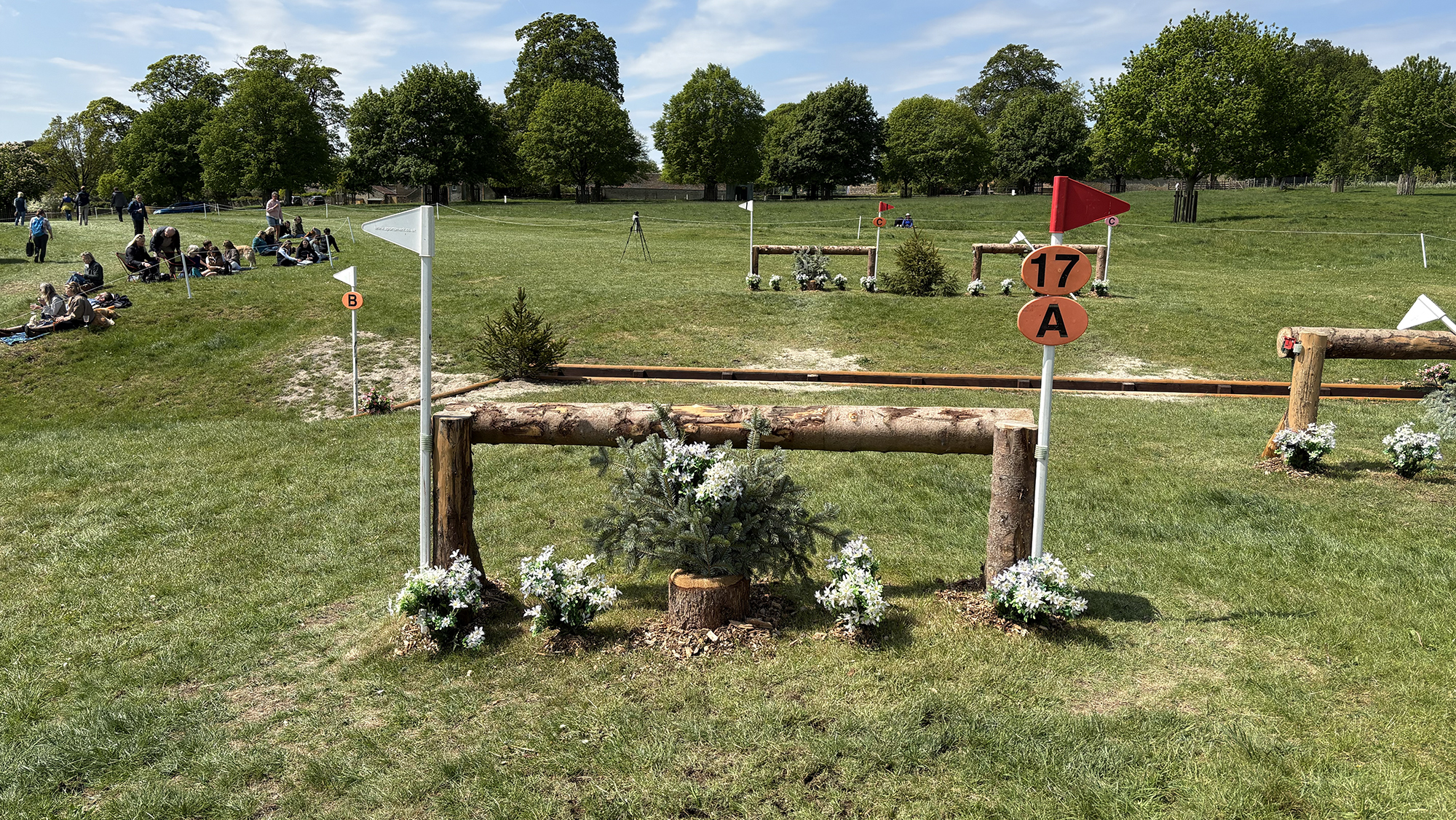 BE90 Badminton grassroots course 2026 fence 17a