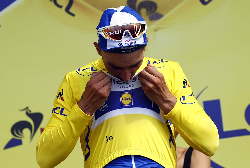 Julian Alaphilippe (Deceuninck-Quick Step) celebrates his race lead at the Tour de France