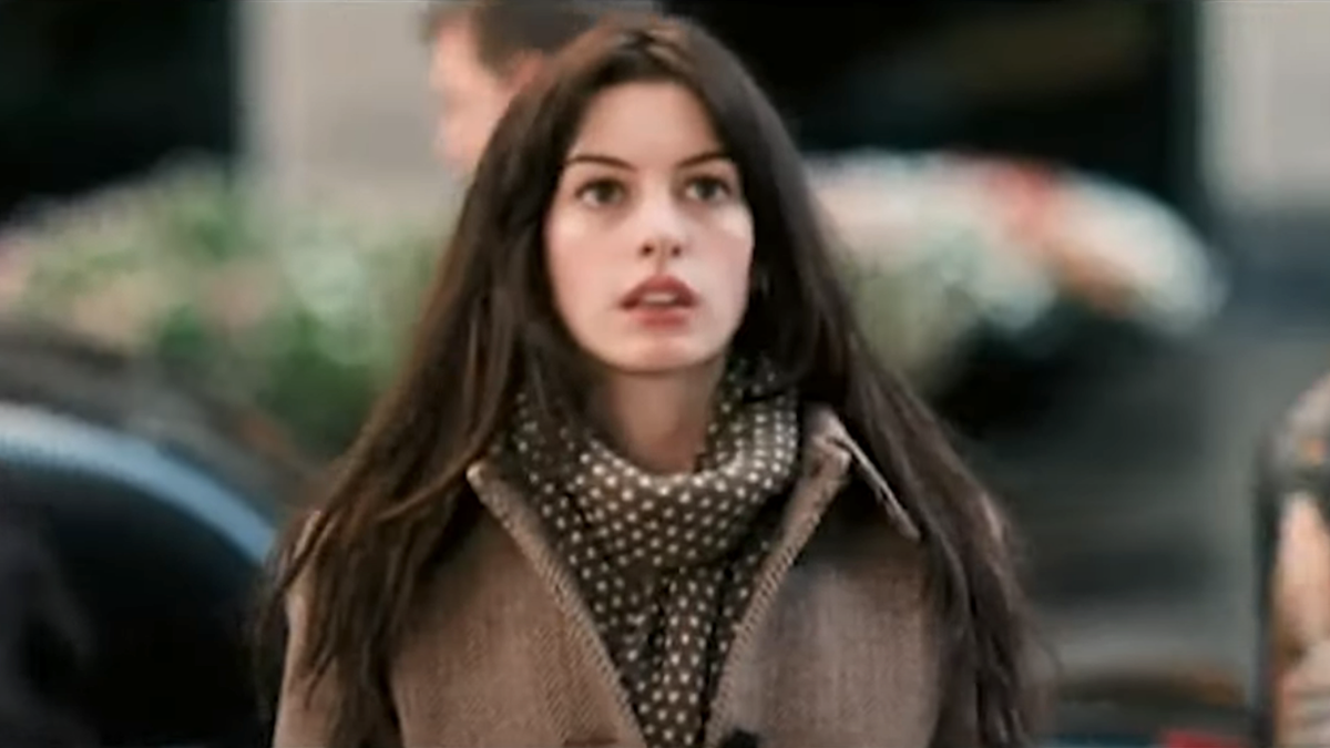 anne hathaway in the devil wears prada