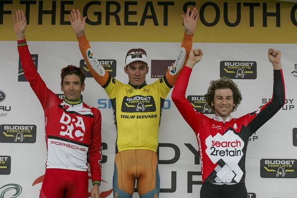 The general classification podium: Darren Lapthorne (Drapac Professional Cycling), Anthony Giacoppo (Genesys) and Neil Van Der Ploeg (Search2Retain)