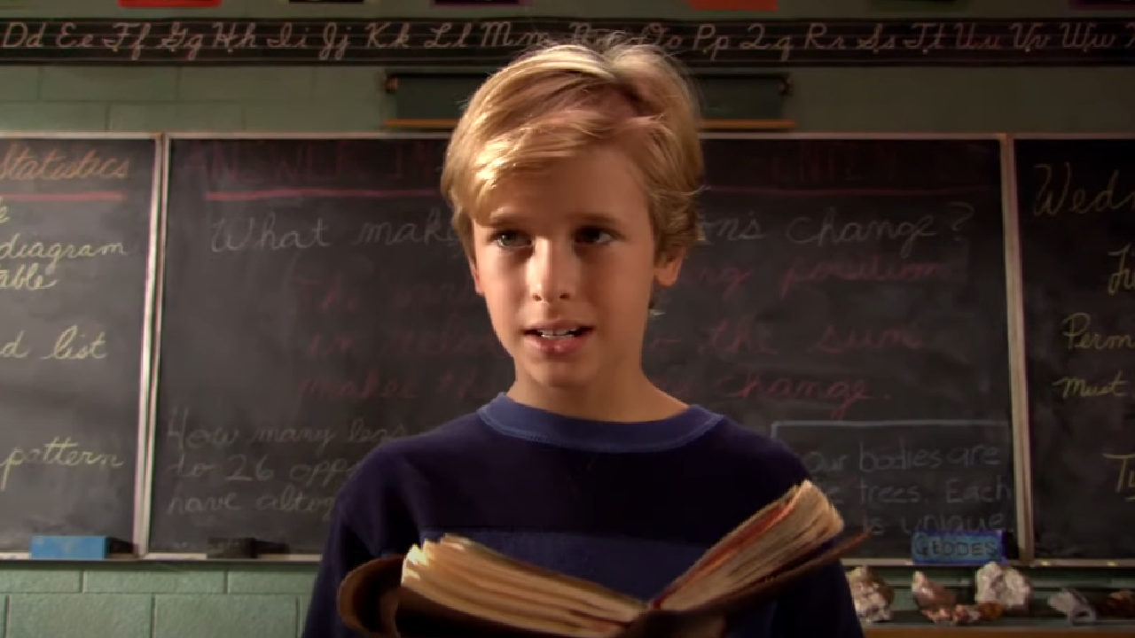 Max reading his dream journal in Sharkboy and Lavagirl.