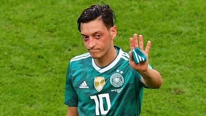 Mesut Ozil Germany quit