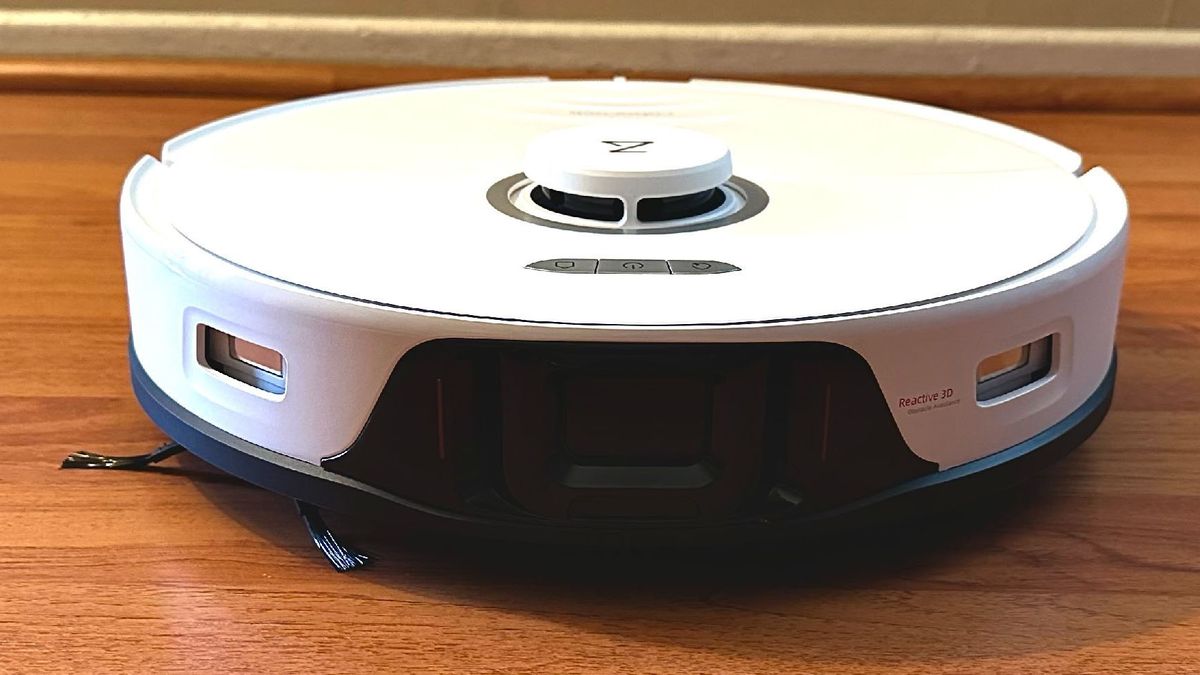 Roborock S8 Pro Ultra robot vacuum in reviewer&#039;s home