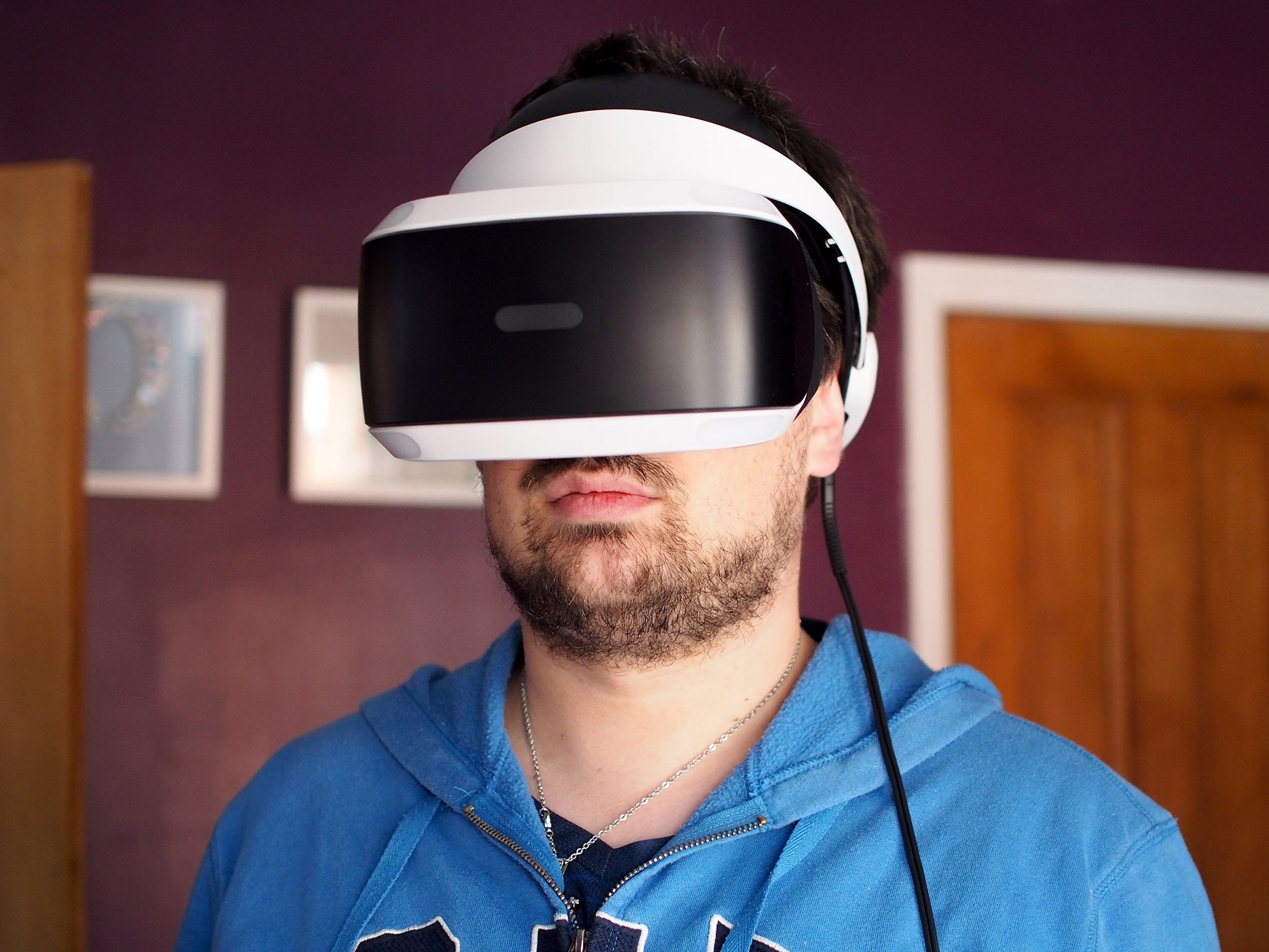 Шлемы виртуальной реальности для пк купить. Sony PLAYSTATION VR. Шлем виртуальной реальности Sony. PS VR на голове. Нейрошлем.