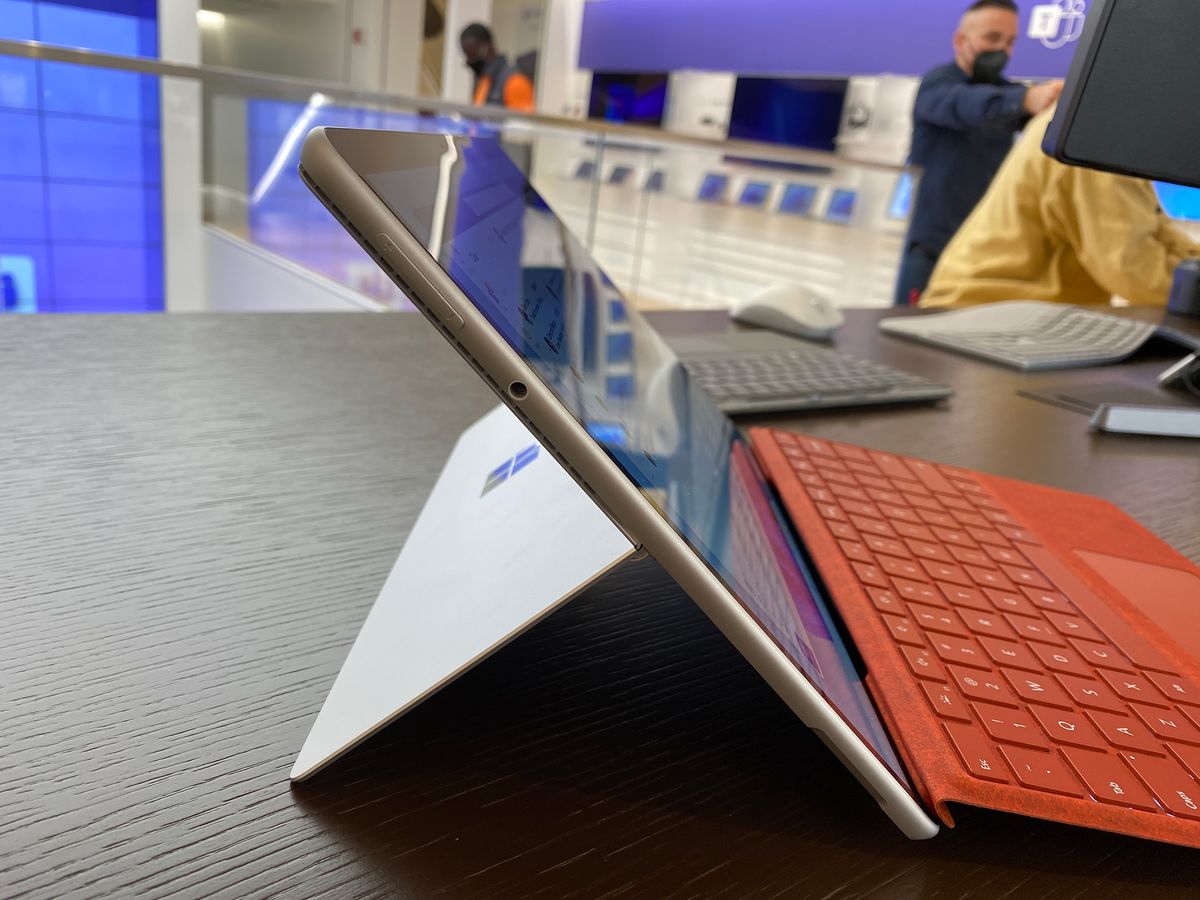Microsoft Surface Pro 8
