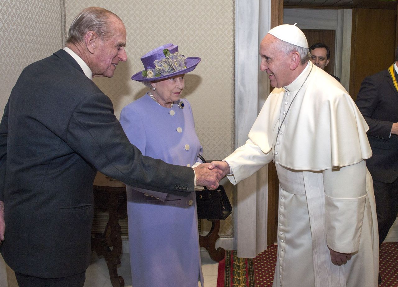 Clergy, Pope, Bishop, Nuncio, Bishop, Auxiliary bishop, Cope, Event, Metropolitan bishop, Religious institute,