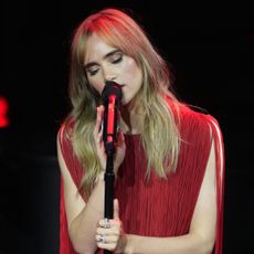 Suki Waterhouse