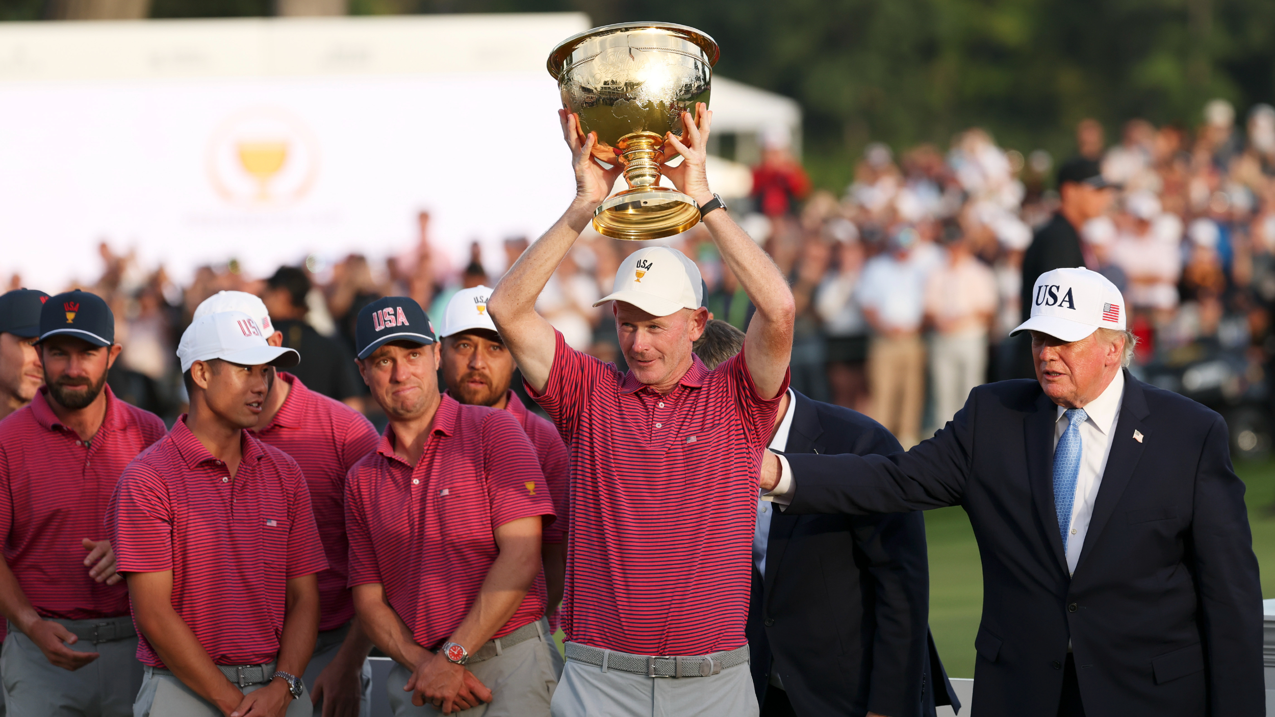 Team USA with the Presidents Cup trophy  