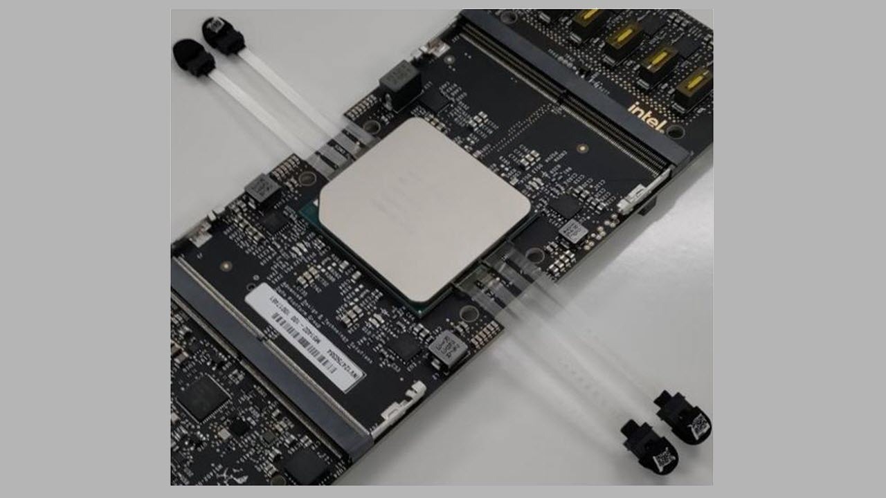 Intel Demos 8-Core, 528-Thread PUMA Chip with 1 TB/s Silicon Photonics - Tom's Hardware