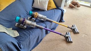 Dyson V15 Detect vs Gen5detect vacuum cleaners