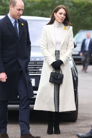 Kate Middleton wears Zara skirt