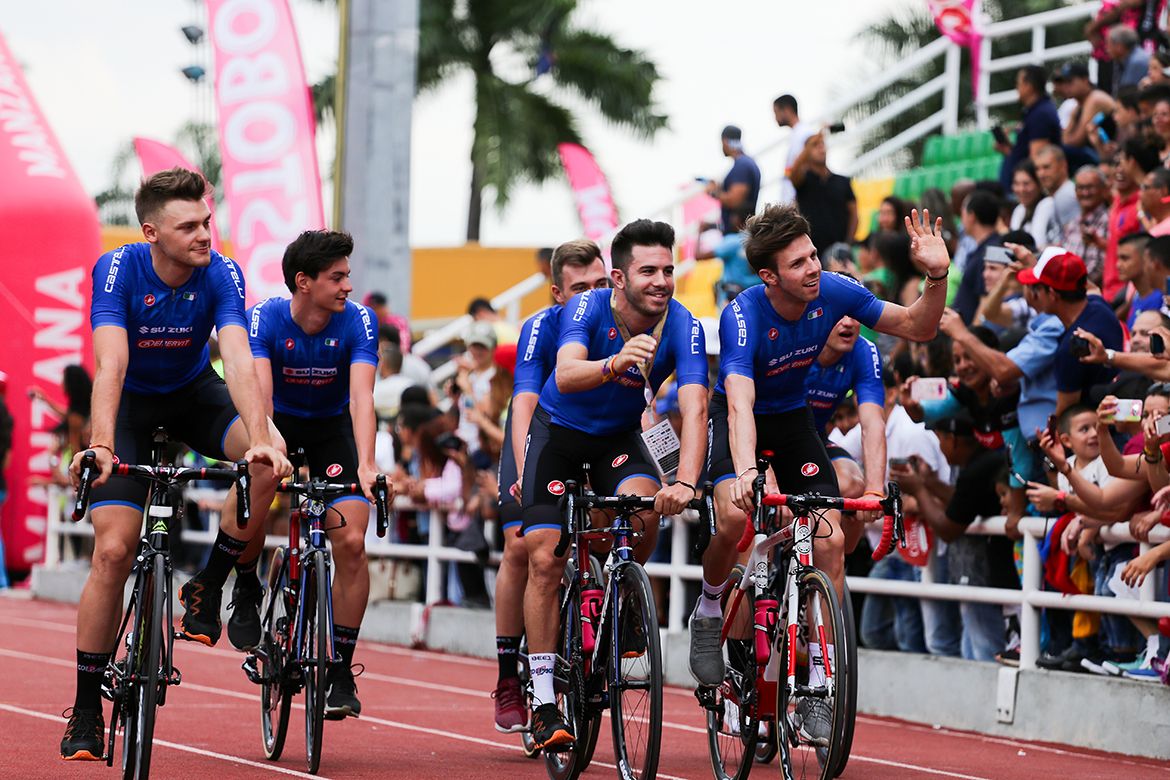 The Italian team at Colombia Oro y Paz.