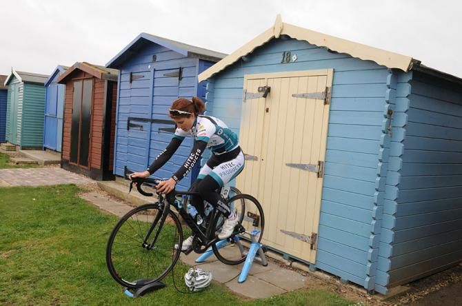 Elisa Longo Borghini (Hitec) warms up