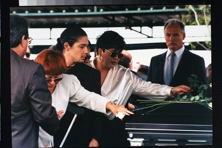 How Did Selena Quintanilla Die? | The Story of the Singer's Death