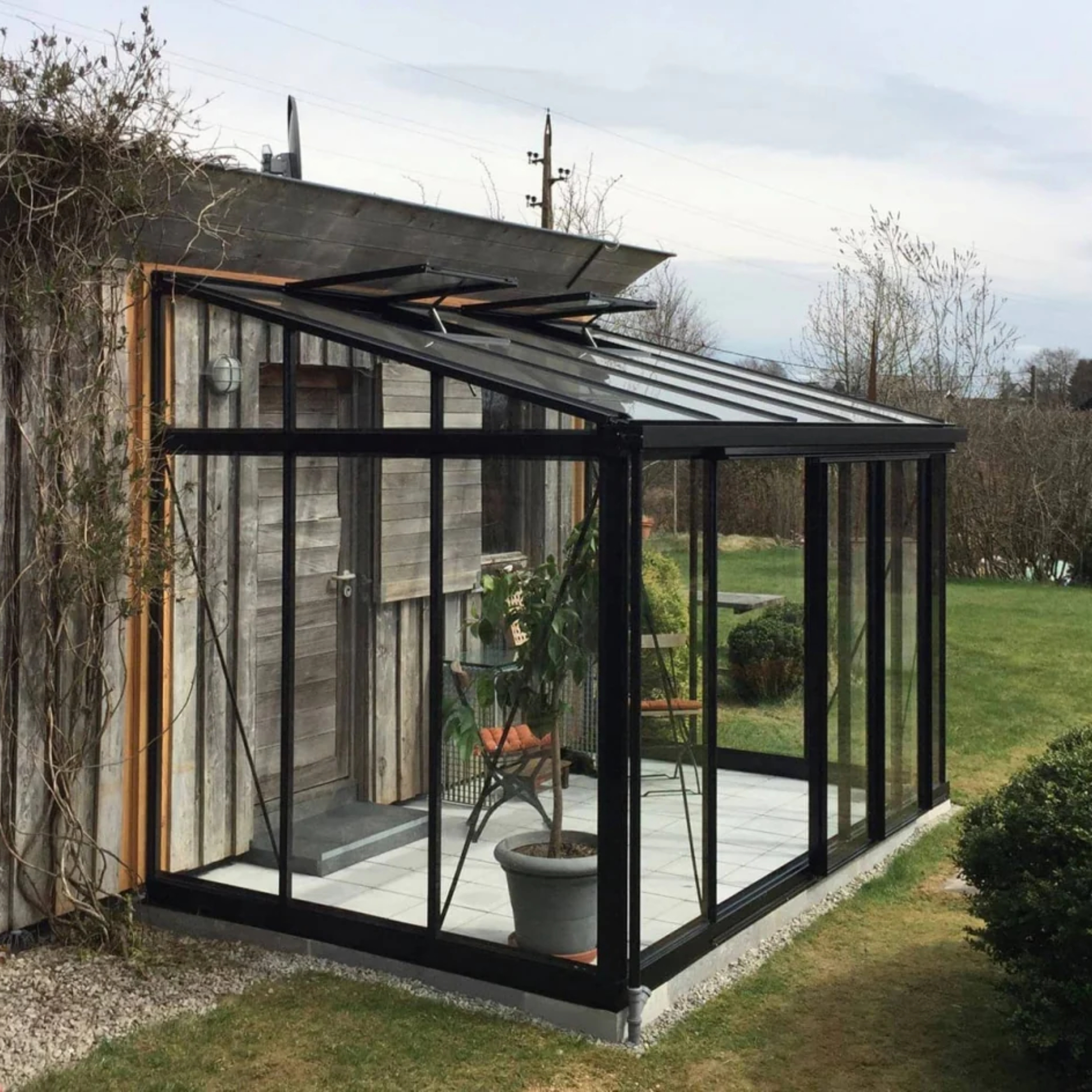 Lean-to YourGreenhouses greenhouse