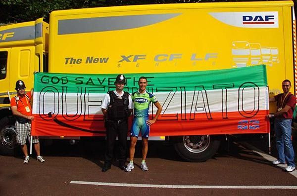Manuel Quinziato (Liquigas) with his fan club.